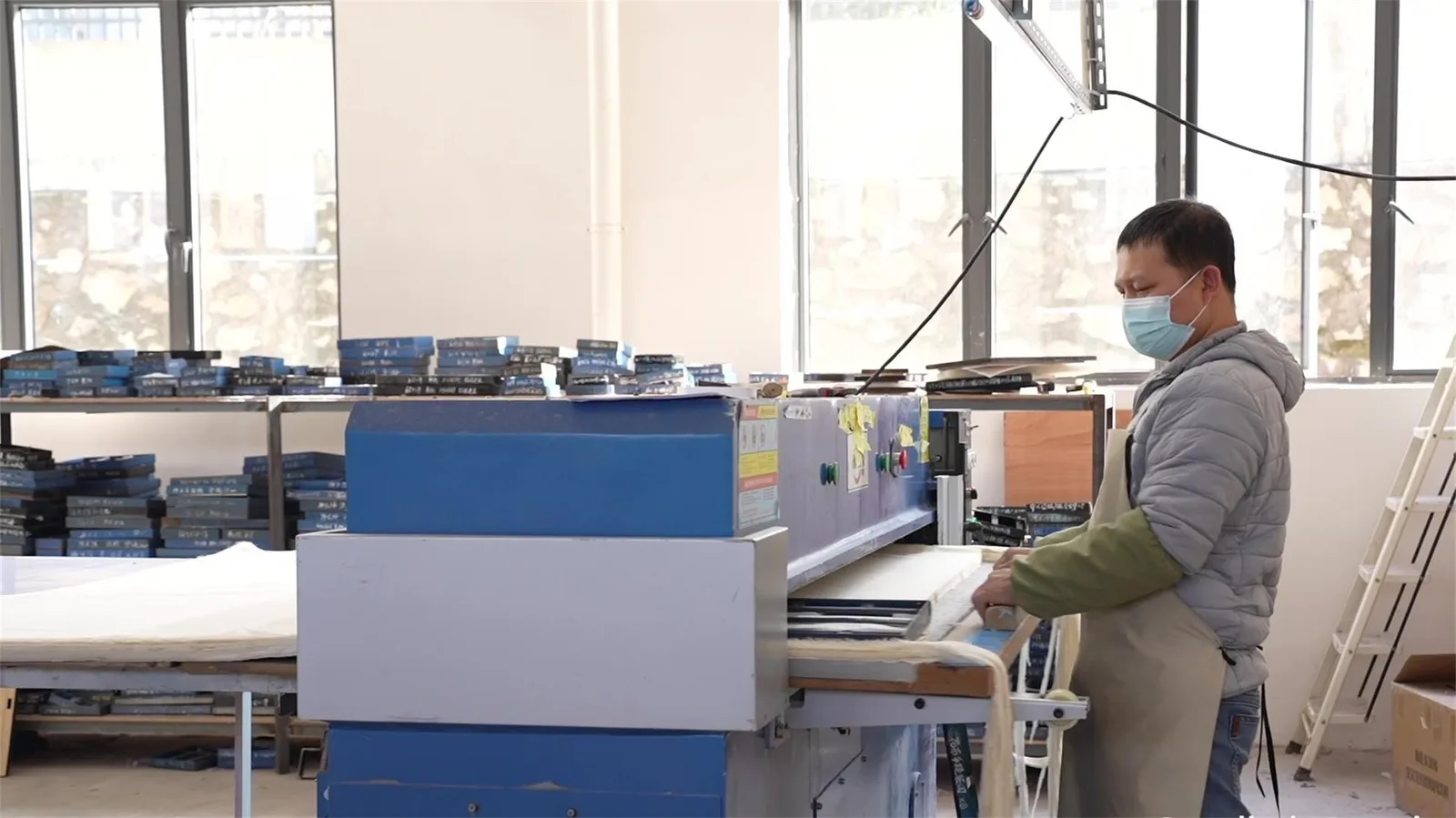 Cutting equipment pictured in the Xiaobudai Alibaba company profile