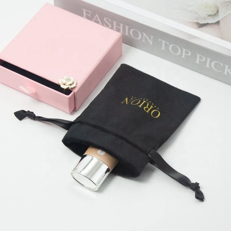 Black Velvet Packaging Style — image 4