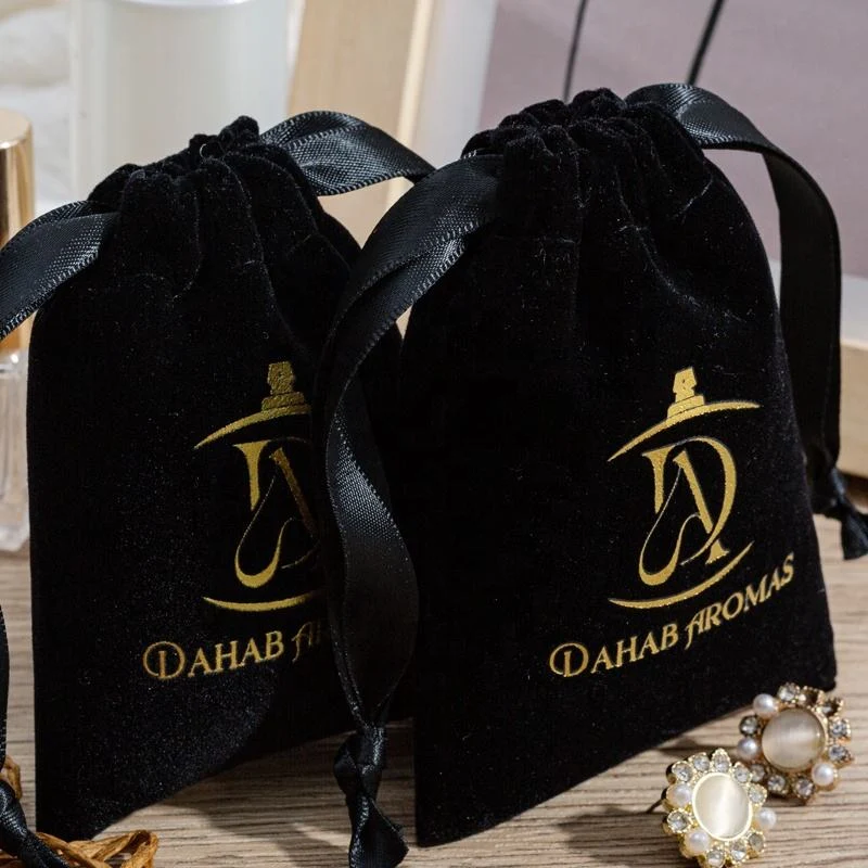 Black Velvet Packaging Style — image 2