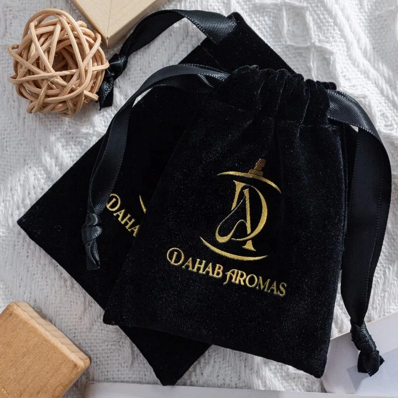 Black Velvet Packaging Style — image 5