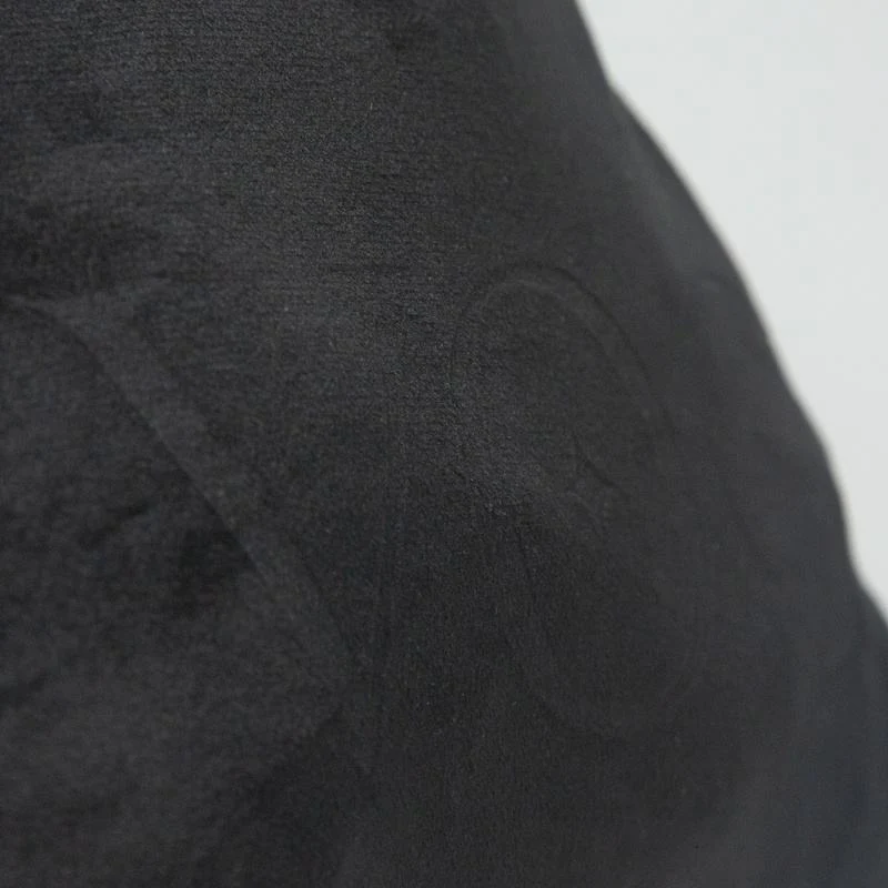 Black Velvet Packaging Style — image 5