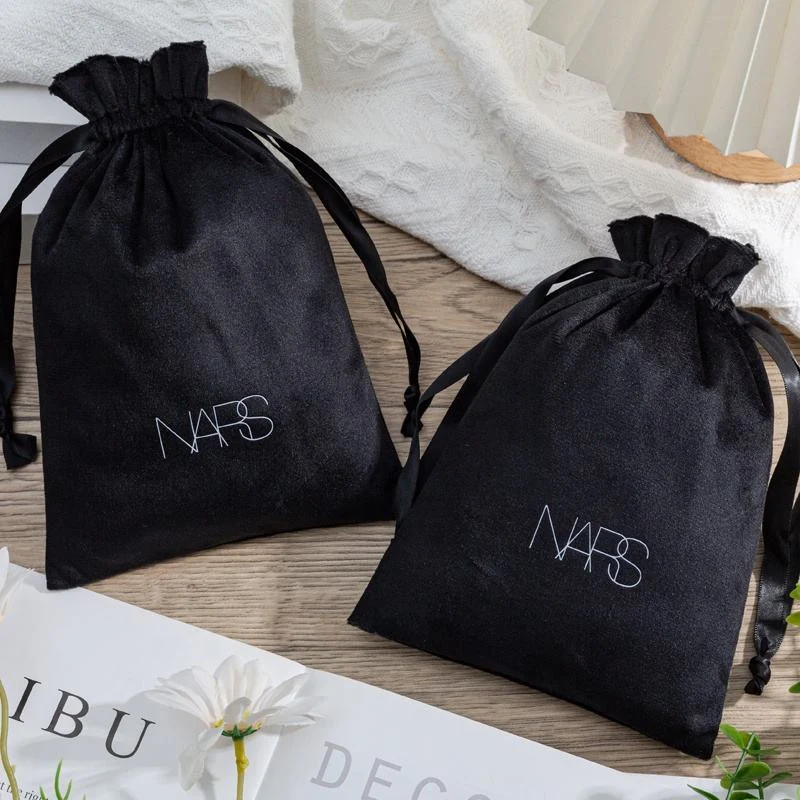 Green Velvet Drawstring Pouch — image 3