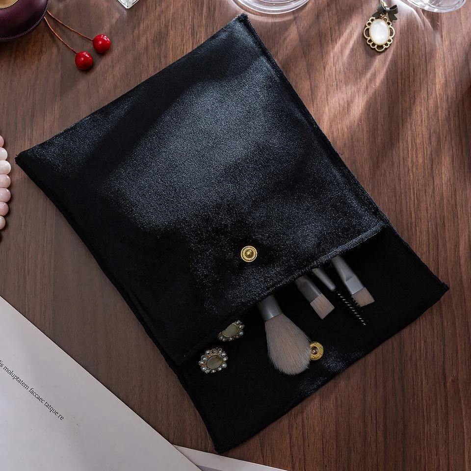 Velvet Envelope Pouch — image 3