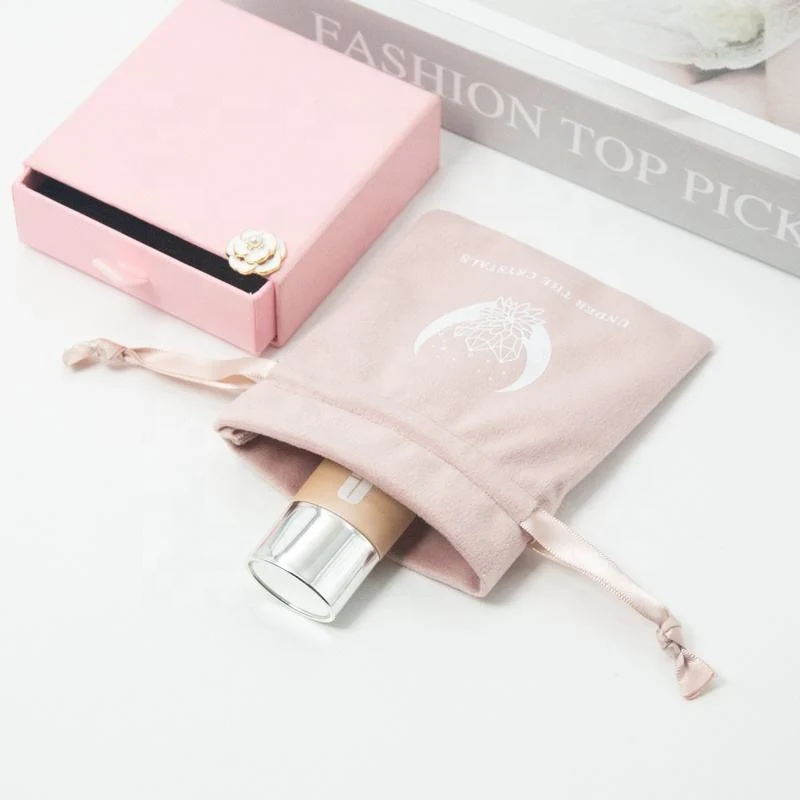 White Velvet Packaging Style — image 4