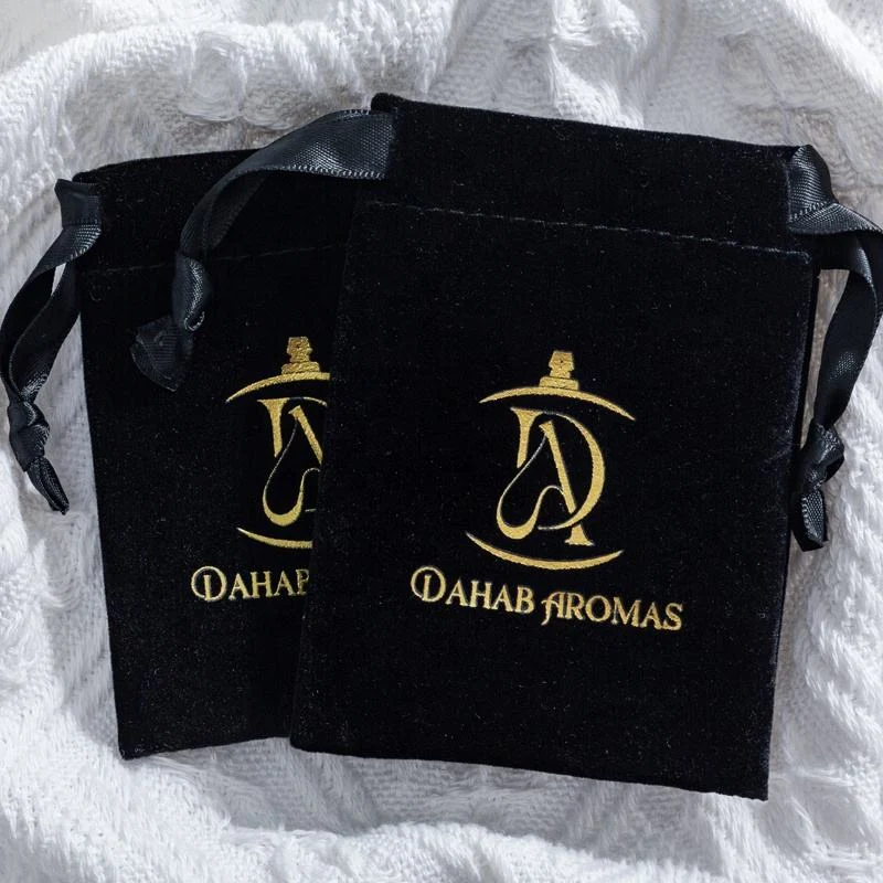 Black Velvet Packaging Style — image 6