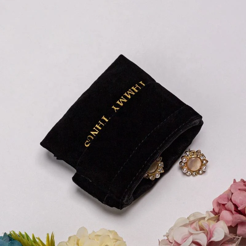 Black Velvet Packaging Style — image 4