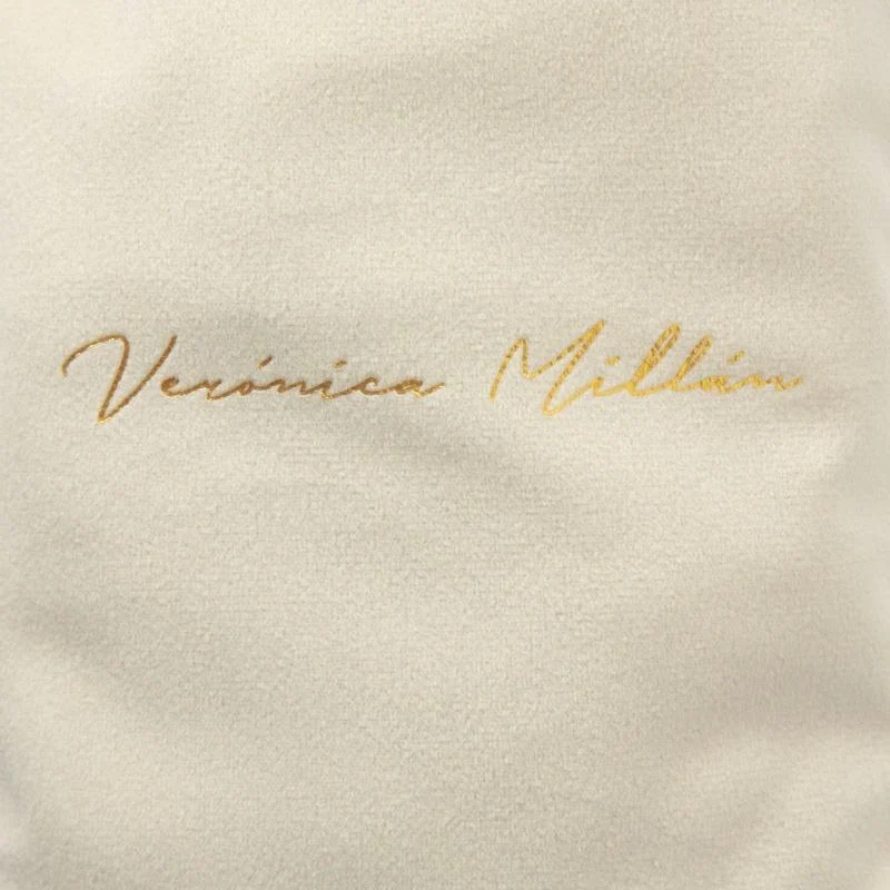 Velvet Packaging Style — image 5